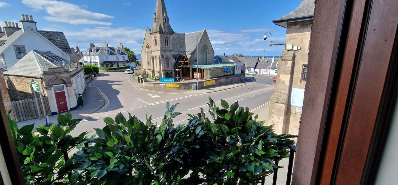 Colin Young Place Nairn Exterior photo