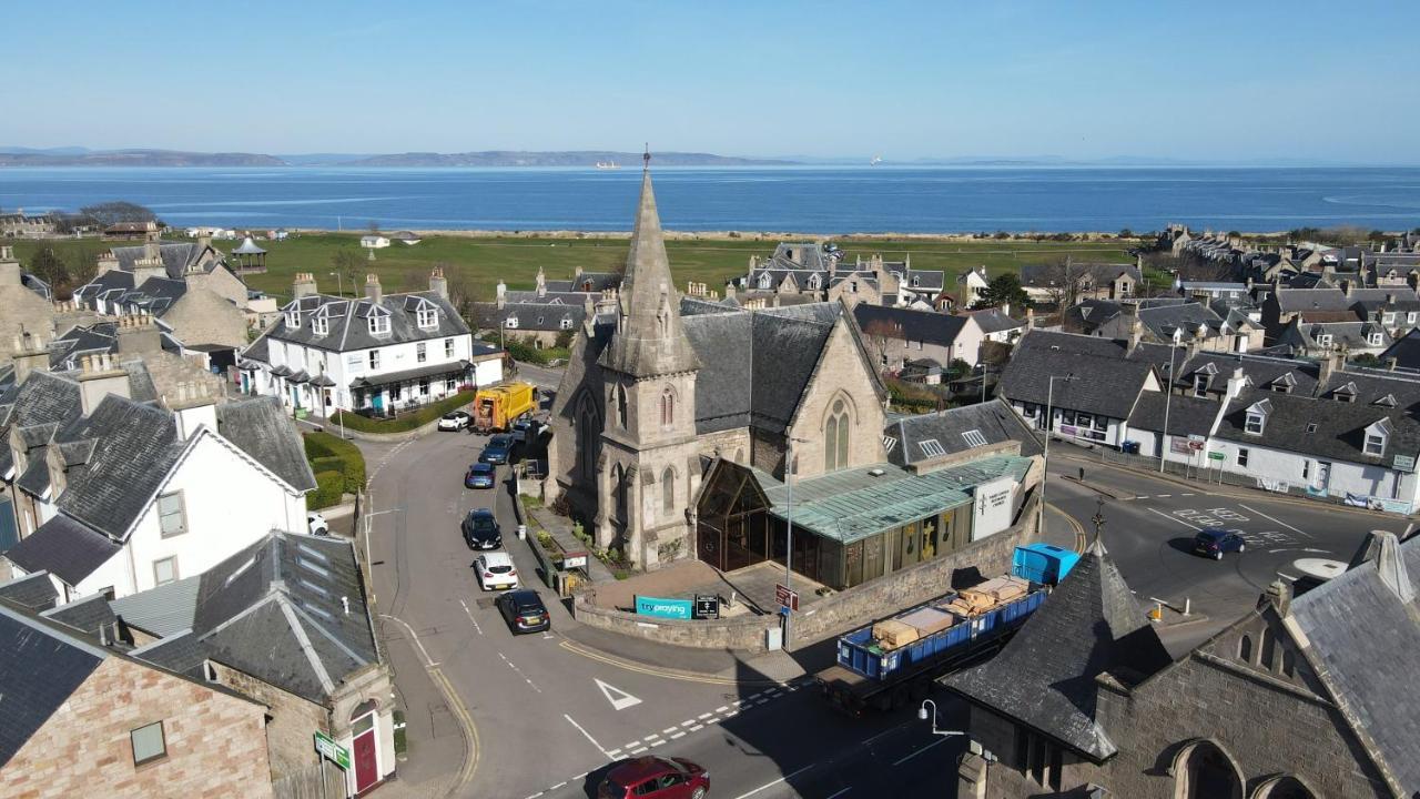 Colin Young Place Nairn Exterior photo